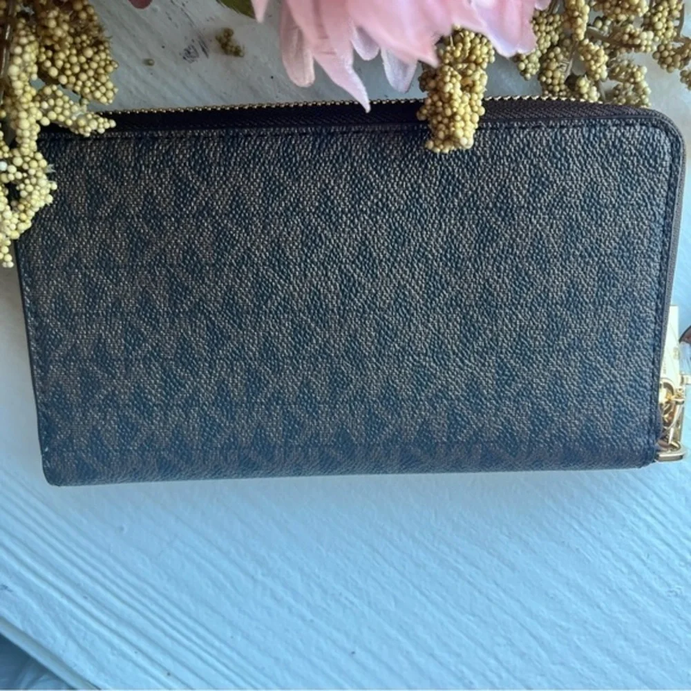 Michael Kors Phone Wallet Wristlet Signature MK Logo NWT - Picture 3 of 4